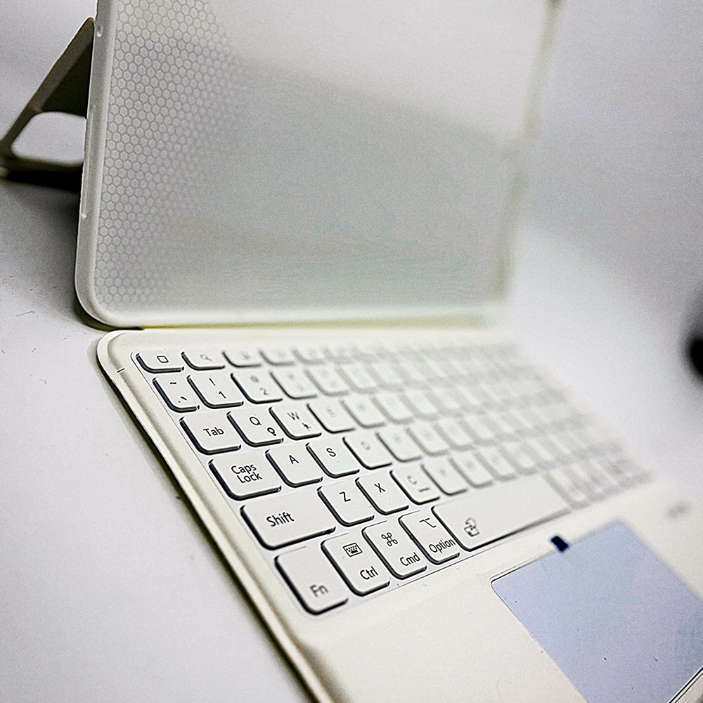 ZENLU iPad Pro 11 Case with Keyboard & Trackpad 2024 M4, Backlit, White
